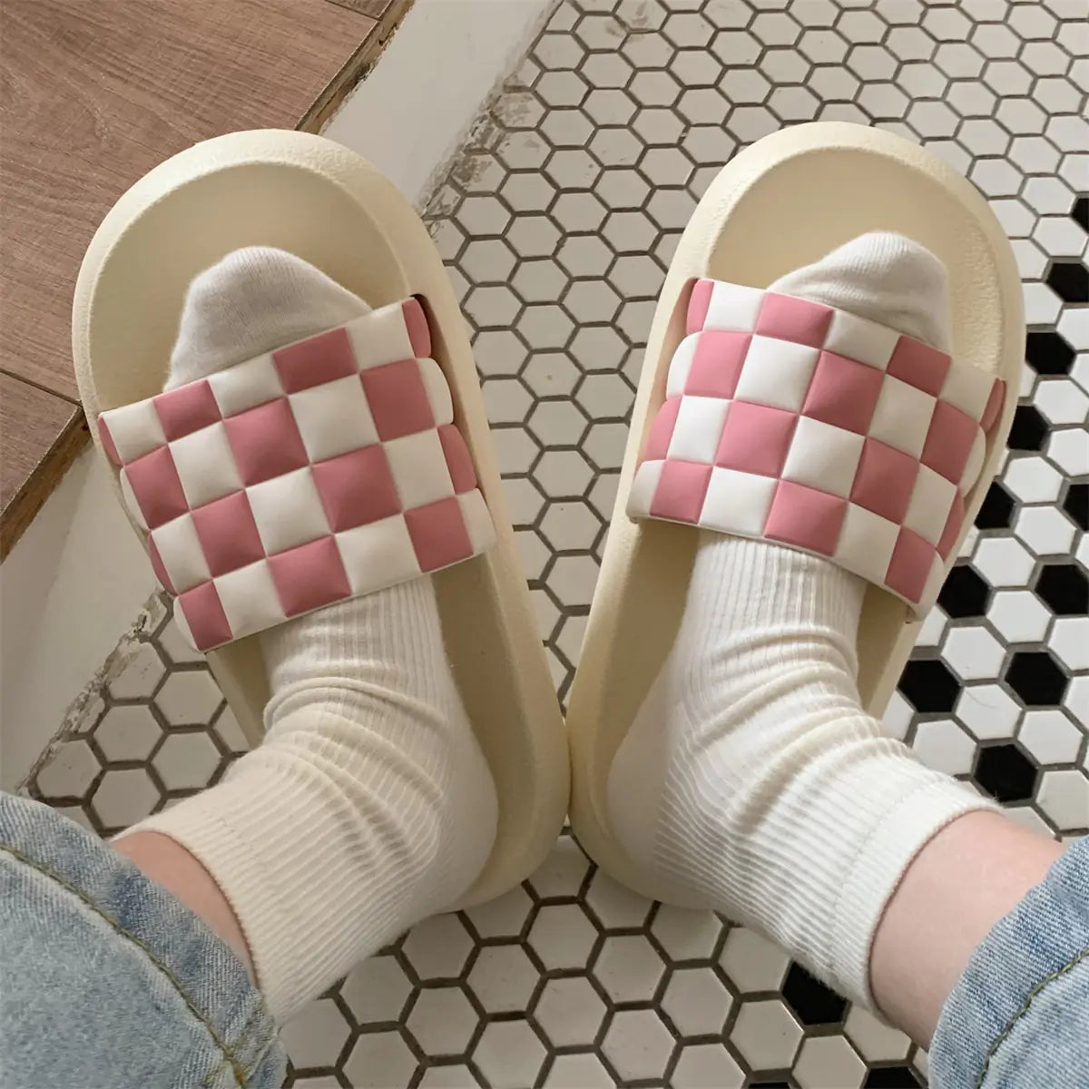 Soft Bottom Checkerboard Non-Slip Sandals