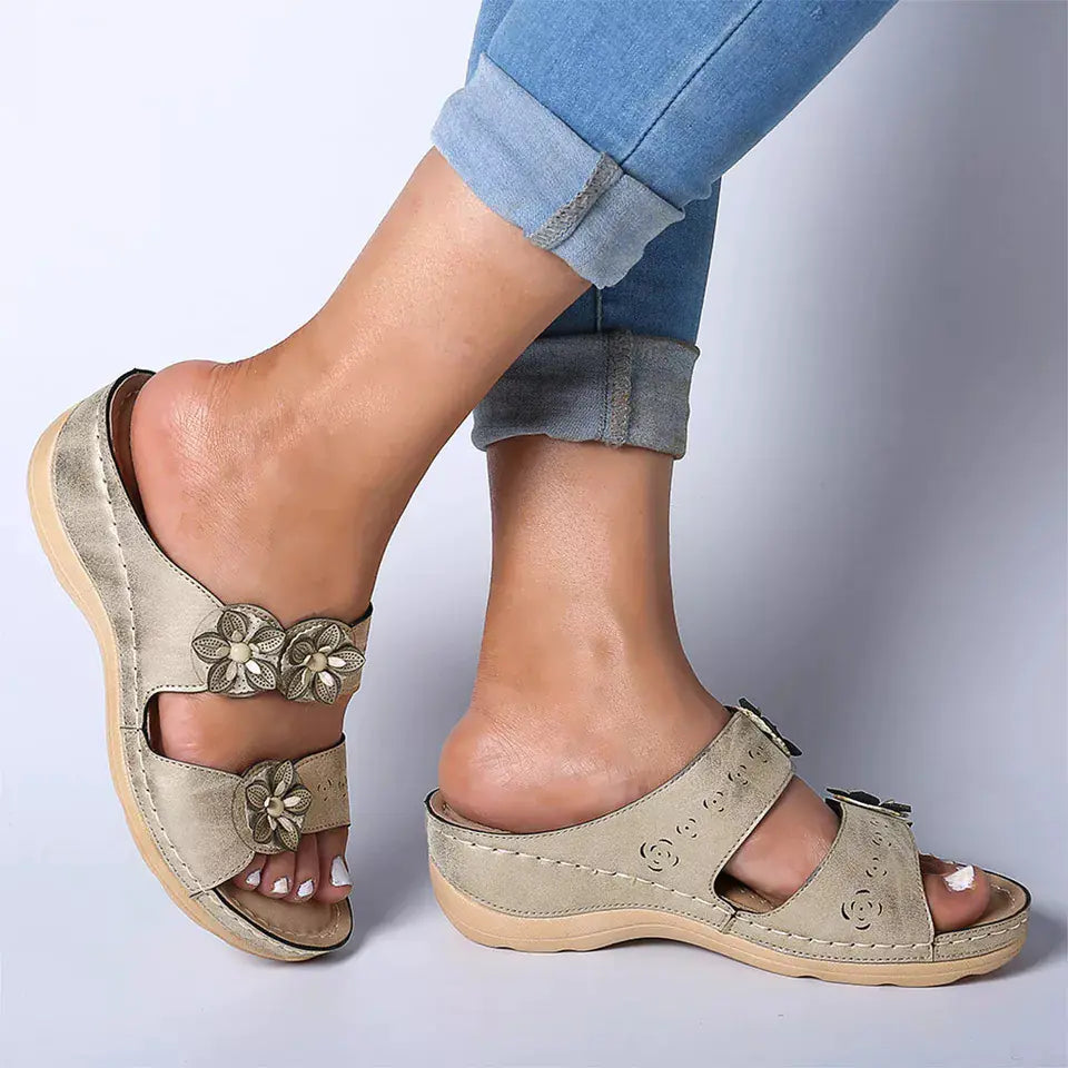 Sweet Flowers Two-Word Sandals